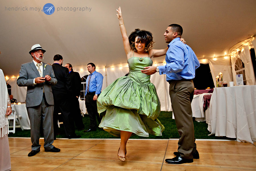 NJ-Wedding-Alba-Vineyard-reception-dancers