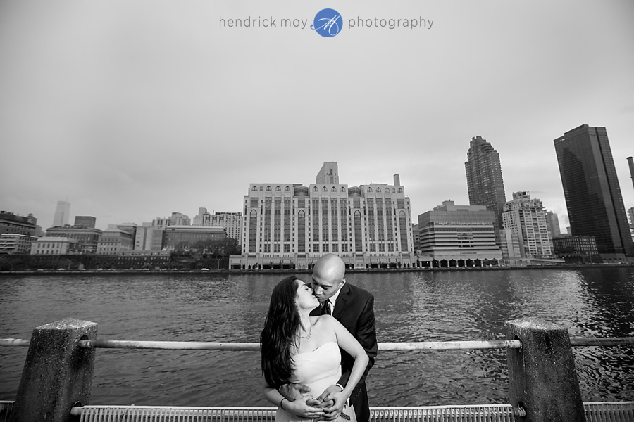 Roosevelt Island engagement photographer manhattan