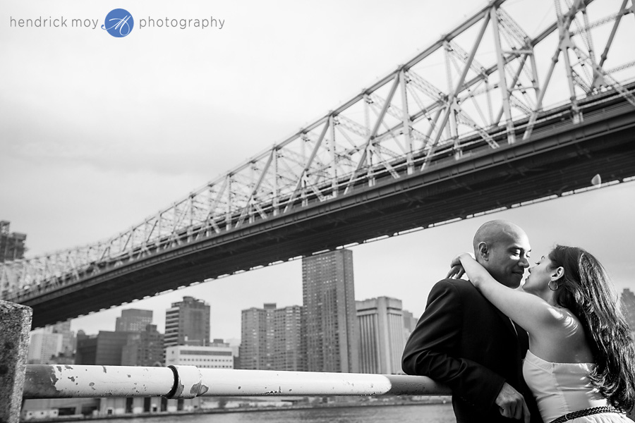 Roosevelt Island engagement photographer bridge