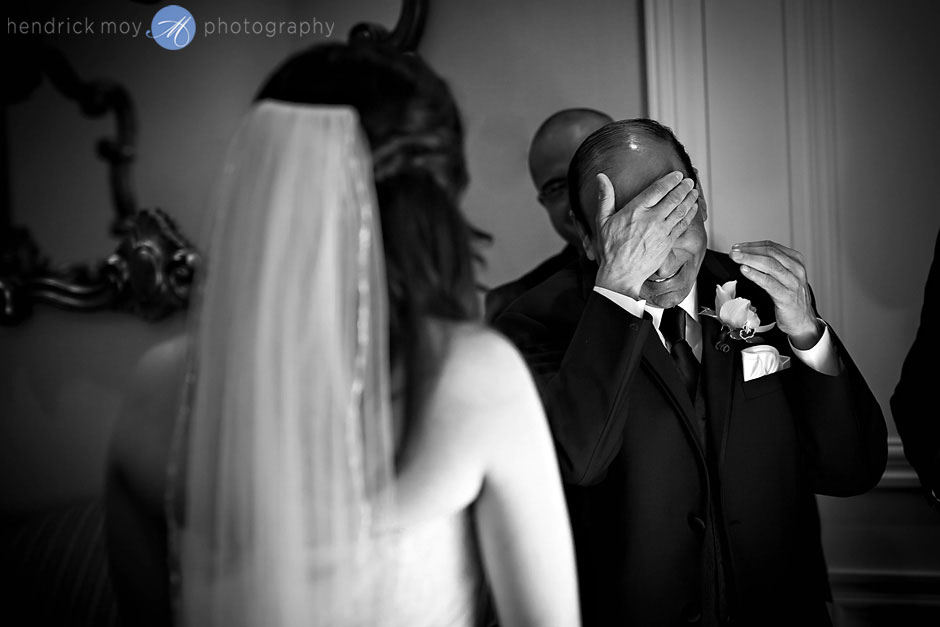 IMAGE: http://hendrickmoyphotography.com/wp-content/uploads/2015/08/04-6570-post/poughkeepsie-grandview-wedding-photographer-ny-42.jpg