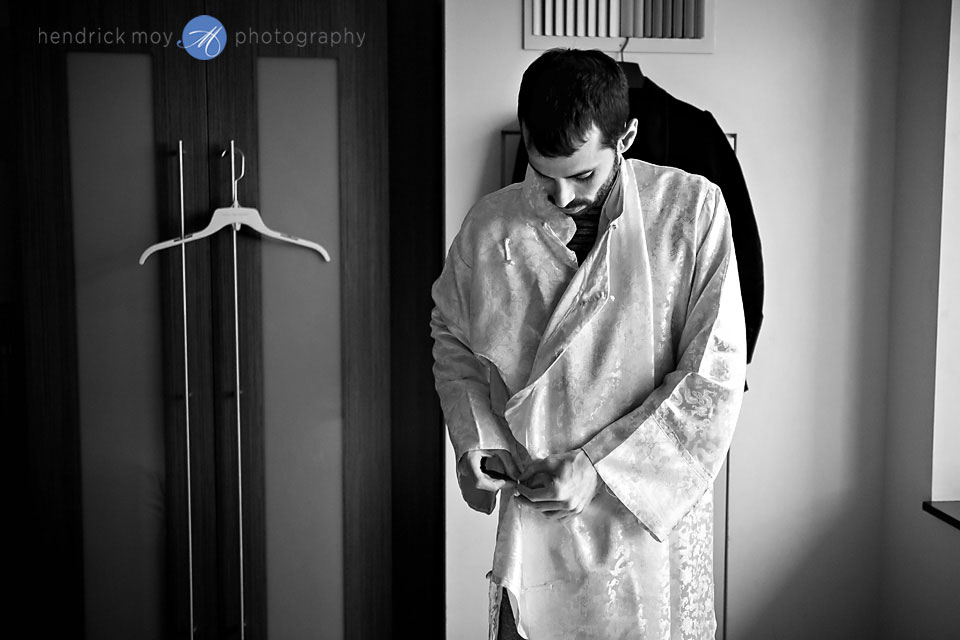 nyc wedding photographer groom pictures