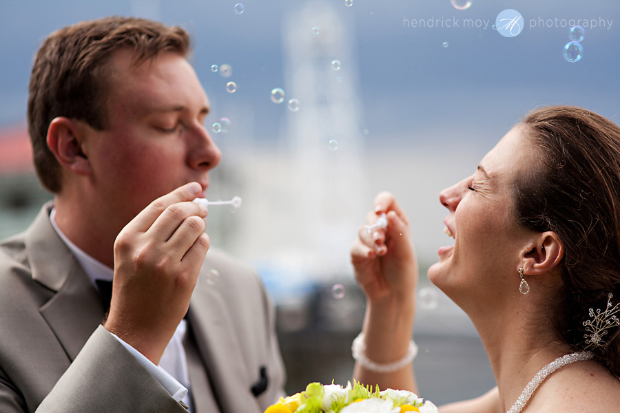 riverton-nj-wedding-photography-bubbles-hendrick-moy-pictures