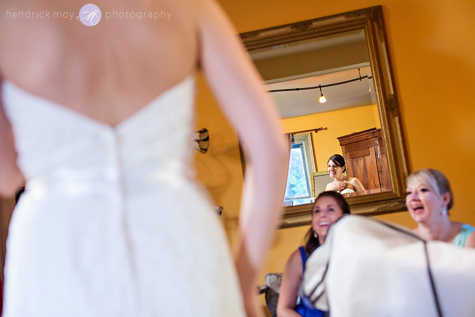 getting ready hudson valley wedding photography 
