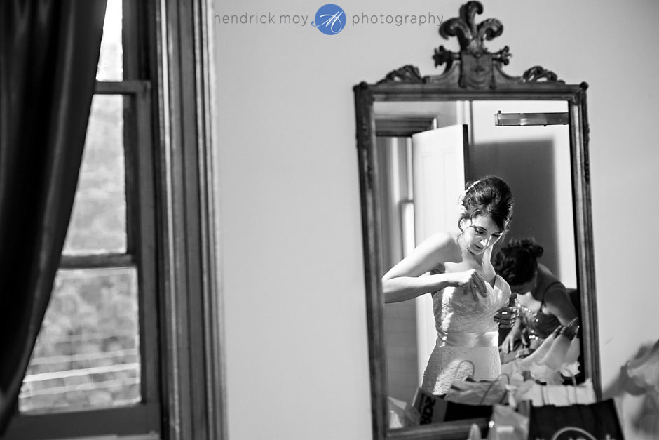hudson valley wedding photography  getting ready feast round hill