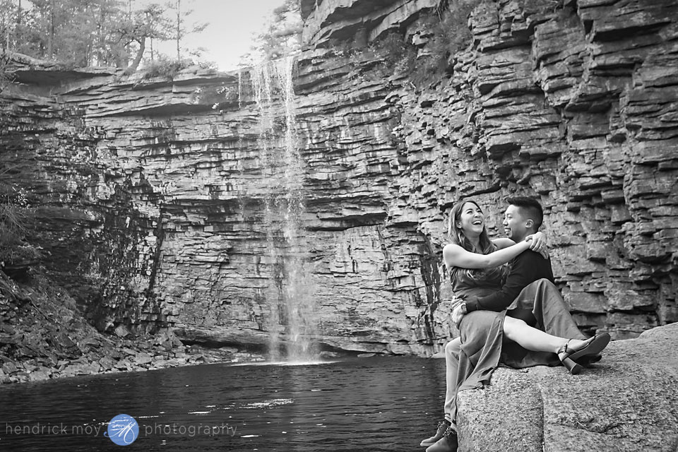 awosting falls engagement pictures